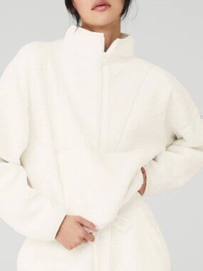 Used Alo Yoga micro Sherpa cozy cabin half zip pullover ivory - size small